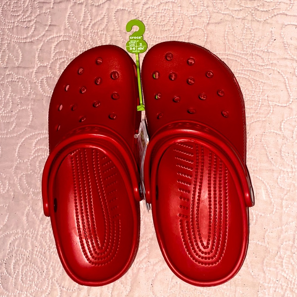 Size~ Men:7 Woman:9